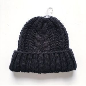 NWOT Black cable knit beanie